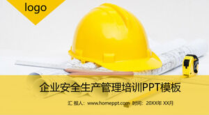 Modello PPT per la formazione sulla gestione della produzione di sicurezza aziendale con sfondo del casco