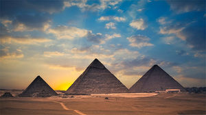 Mısır piramidi PPT arka plan resmi