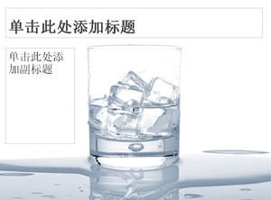 Un vaso de hielo con agua ppt template