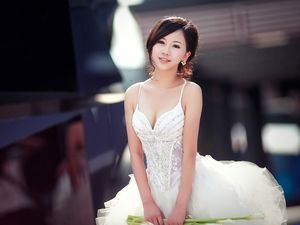 漂亮的浪漫婚礼的女孩PPT背景图片